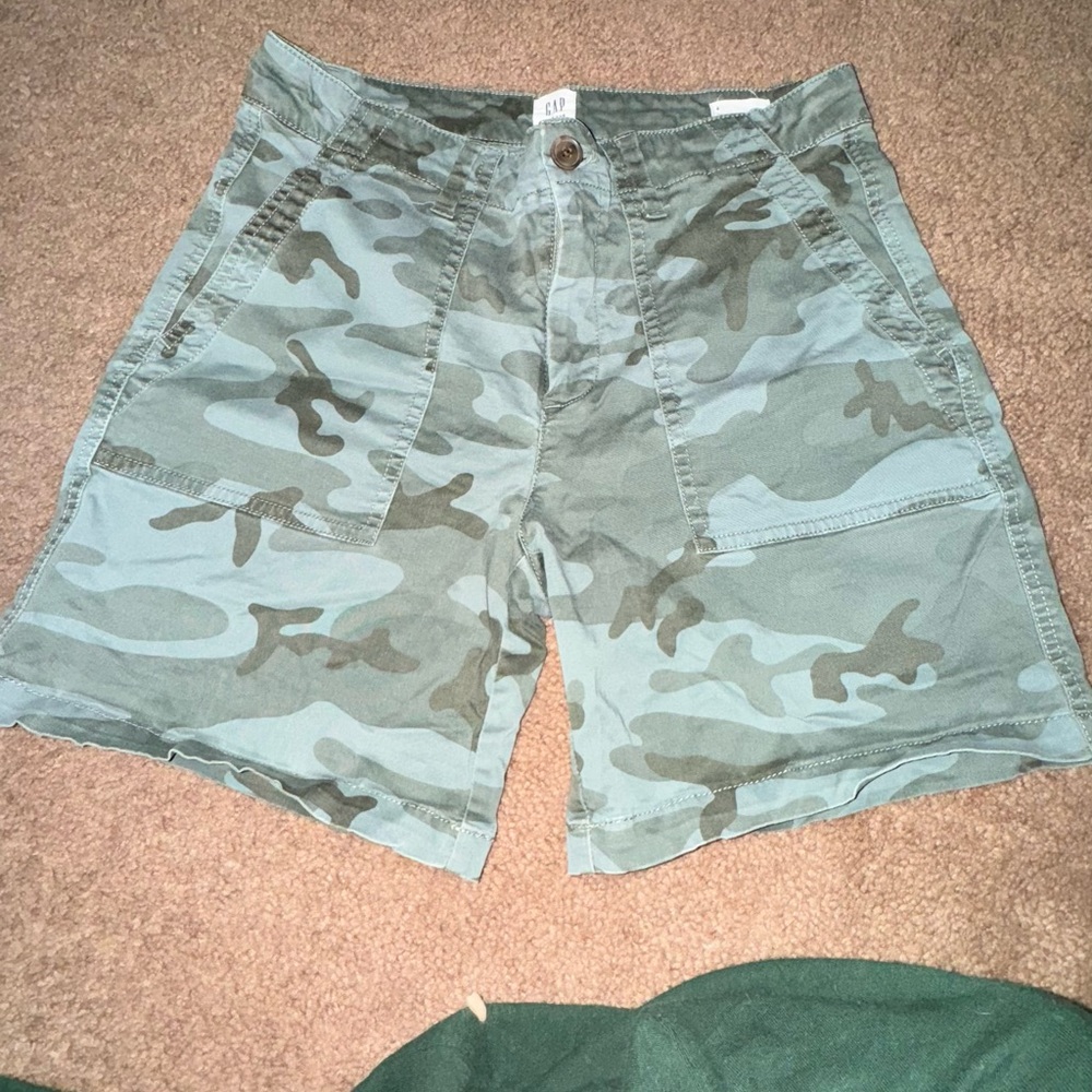 Gap shorts